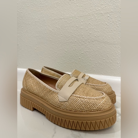 SCHUTZ Viola Weekend Loafer in Areia & Off White - Picture 5 of 8